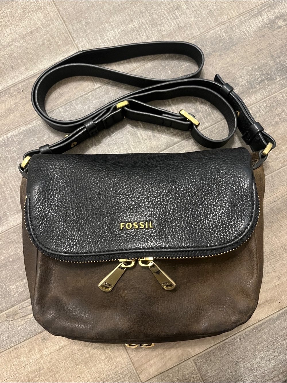 Fossil Black & Brown Leather Crossbody Bag Zipper Accents